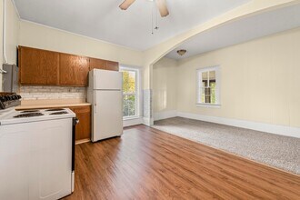 1017 N Holbrook St, Unit 2 in Plymouth, MI - Building Photo - Building Photo