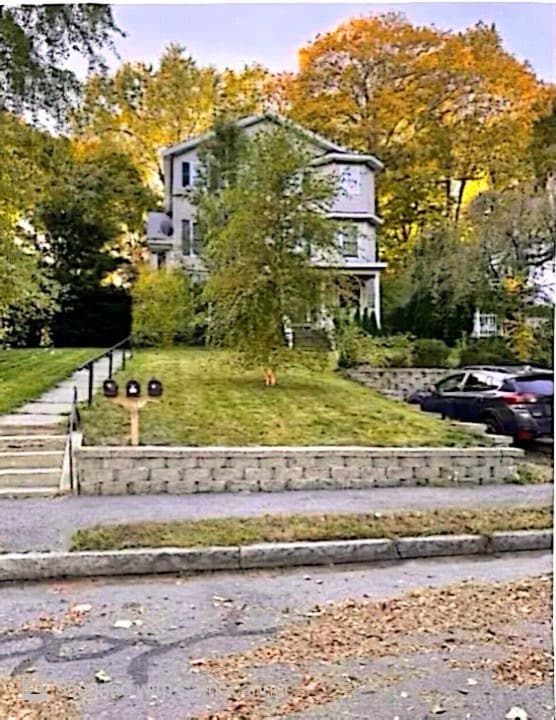 9 Circuit Ave E, Unit 3