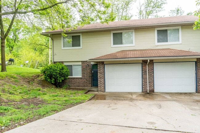 4501-4503-4503 W Millbrook Dr in Columbia, MO - Building Photo - Building Photo