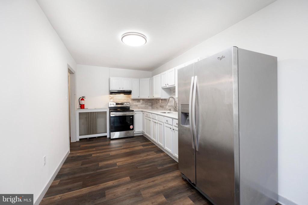 58 E 4th St in Bridgeport, PA - Building Photo