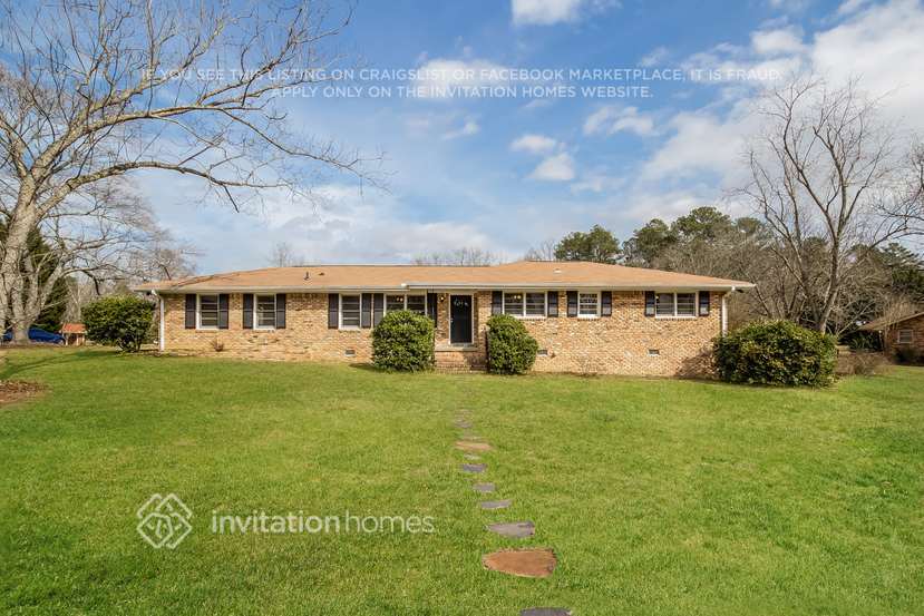 2279 Eastwood Dr SW in Snellville, GA - Building Photo