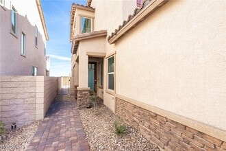 8142 Skye Vineyard Dr in Las Vegas, NV - Building Photo - Building Photo