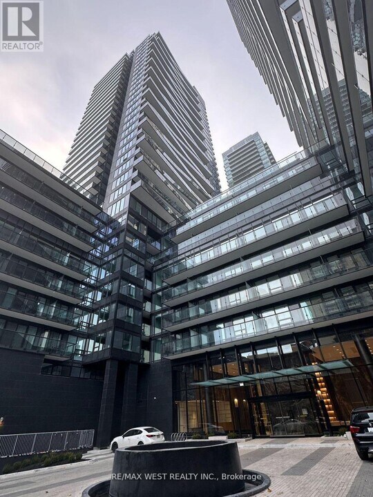 127 Broadway Ave in Toronto, ON - Building Photo