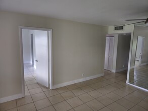 9460 Tangerine Pl in Davie, FL - Building Photo - Building Photo