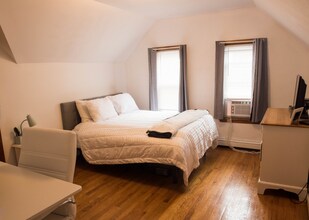 66 Brooks St, Unit 3 in Boston, MA - Building Photo - Building Photo