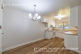 443 E Robinhood Dr in Stockton, CA - Building Photo - Building Photo