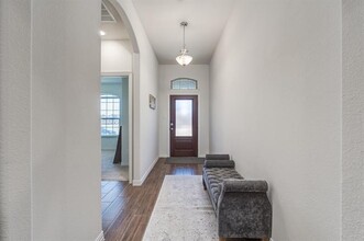 1352 Lake Grove Dr in Little Elm, TX - Building Photo - Building Photo