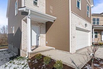 120 Lambert Fld in Nicholasville, KY - Building Photo - Building Photo