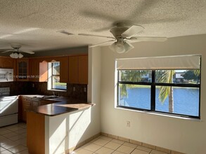 6862 NW 173rd Dr in Hialeah, FL - Building Photo - Building Photo