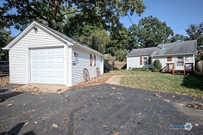 property at 4228 Riverside Dr