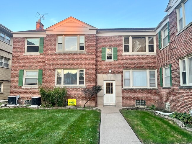 property at 10529 S Artesian Ave
