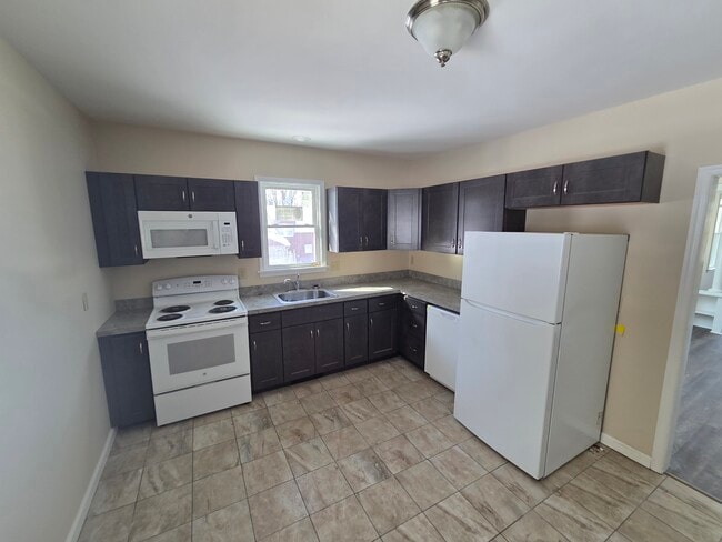 109 Fairview St in East Stroudsburg, PA - Building Photo - Building Photo