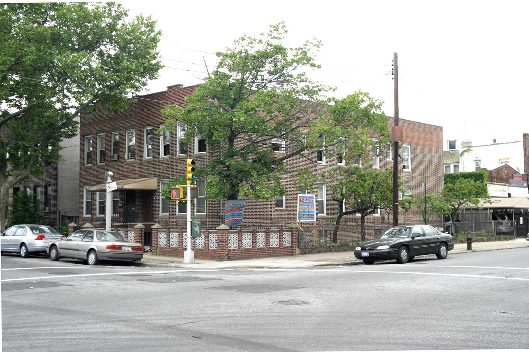 7423 16th Ave in Brooklyn, NY - Foto de edificio