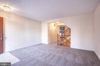 5 Weyanoke Ct in Pikesville, MD - Foto de edificio - Building Photo