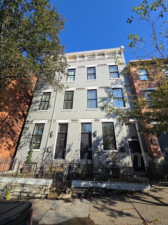 322 Mulberry St in Cincinnati, OH - Building Photo