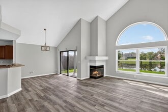 250 Lakebreeze Cir in Lake Mary, FL - Building Photo - Building Photo