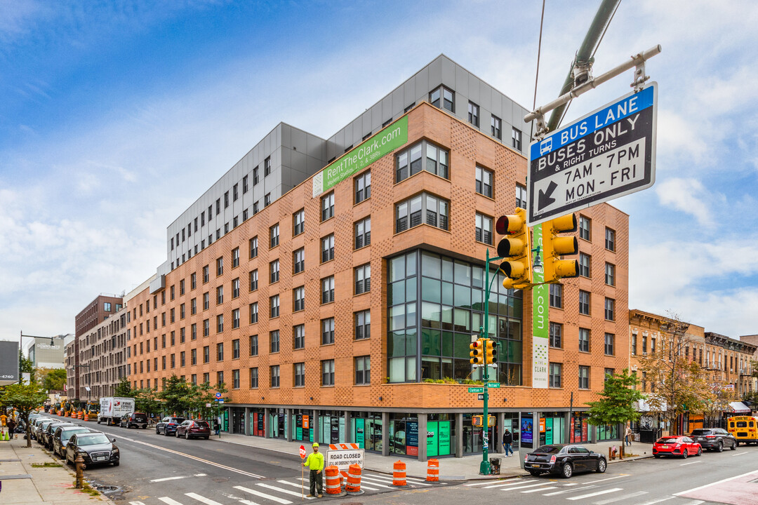 The Lois in Brooklyn, NY - Foto de edificio