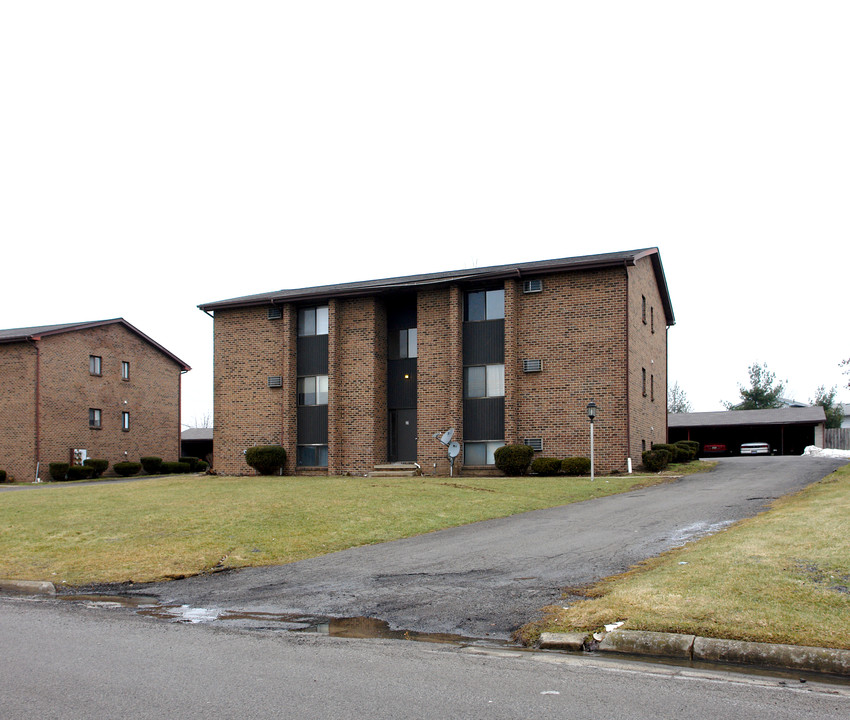 31 Carter Cir in Youngstown, OH - Foto de edificio