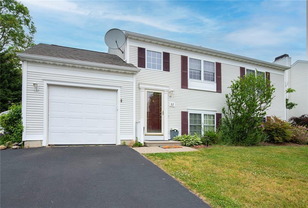 32 Tum-A-Lum Cir in Westerly, RI - Building Photo