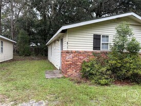 317 Strickland St in Hinesville, GA - Building Photo