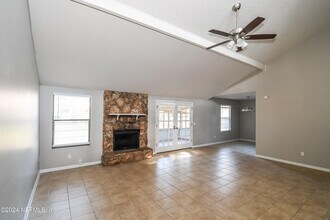 4385 Queensway Dr in Jacksonville, FL - Building Photo - Building Photo