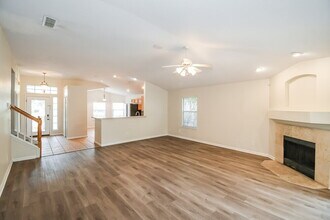 732 Dewdrop Loop in Jacksonville, FL - Building Photo - Building Photo