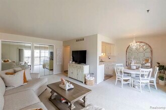 12054 15 Mile Rd in Sterling Heights, MI - Building Photo - Building Photo