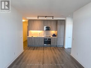 286-P286 Main St in Toronto, ON - Building Photo - Building Photo