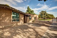 Building Photo - La Palmilla Apartments in Phoenix, Arizona