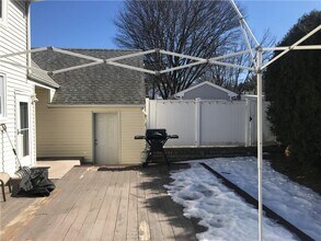 8 Greenfield Ave-Unit -2 in North Providence, RI - Building Photo - Building Photo