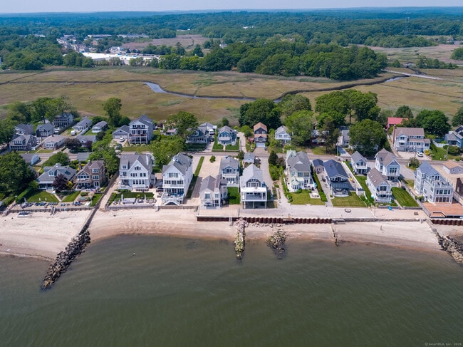 153 Shore Rd in Clinton, CT - Building Photo - Building Photo