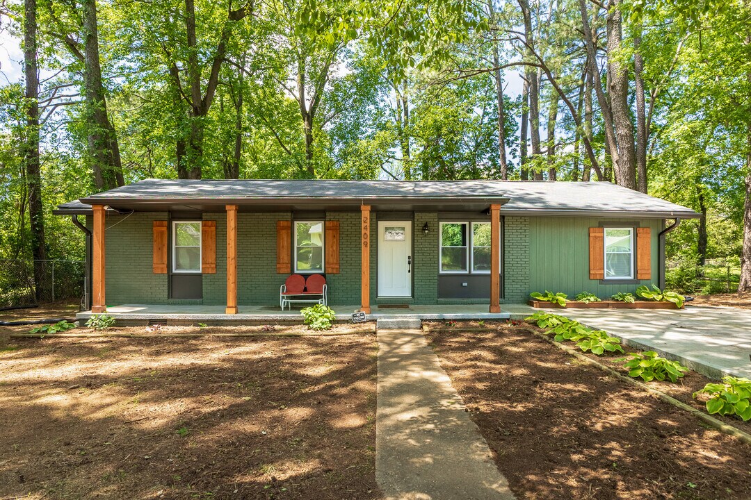 2409 Halmac Dr NW in Huntsville, AL - Building Photo
