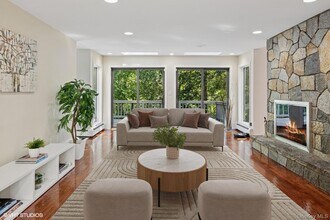 4 Hemlock Hollow Rd in Armonk, NY - Building Photo - Building Photo