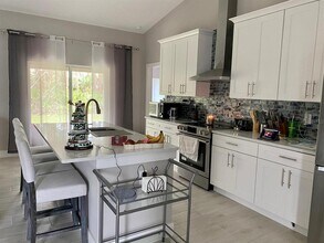 109 Swan Dr in Rotonda West, FL - Building Photo - Building Photo