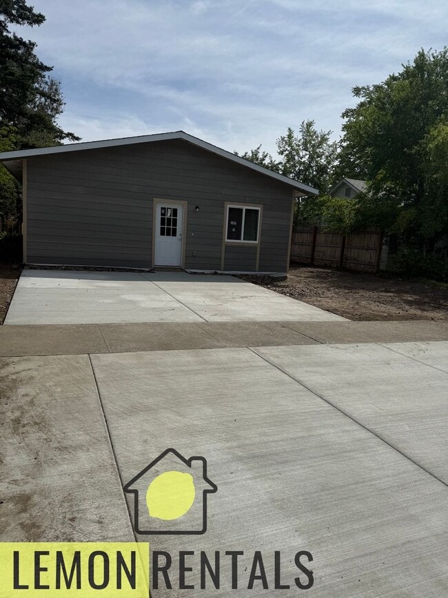 property at 107 N 9th St