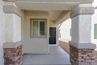 7736 Pine Warbler Way in North Las Vegas, NV - Building Photo - Building Photo