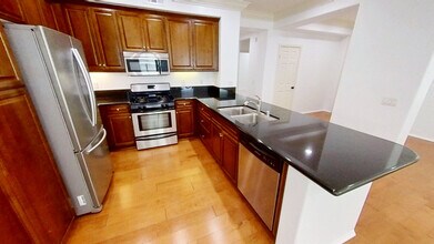 37 Spanish Lace in Irvine, CA - Building Photo - Building Photo