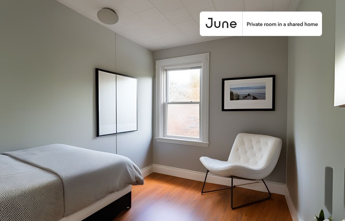 Private bedroom in 4 bed/1 bath Home in Boston, MA - Building Photo