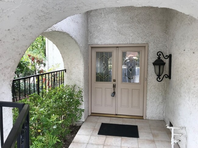 637 Arroyo Oaks Dr in Westlake Village, CA - Building Photo - Building Photo