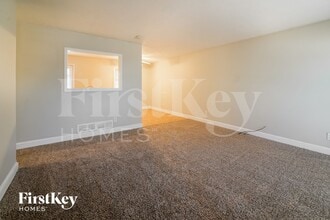 1905 Burfordi Dr SW in Marietta, GA - Foto de edificio - Building Photo