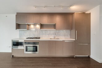 13696-13100 100 Ave in Surrey, BC - Building Photo - Building Photo