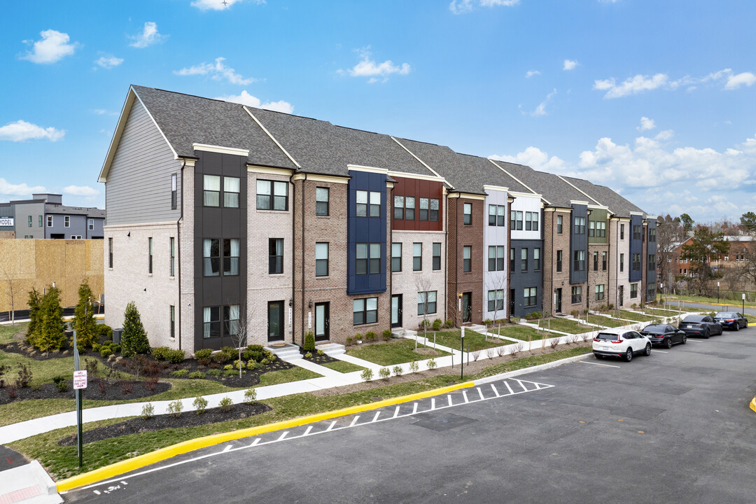 Stonebrook at Westfields in Chantilly, VA - Building Photo