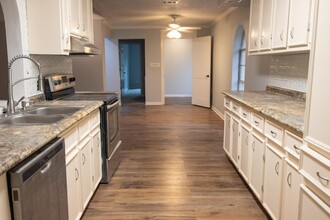 3306 Timberlane Cir, Unit GT4 in Orange, TX - Building Photo - Building Photo