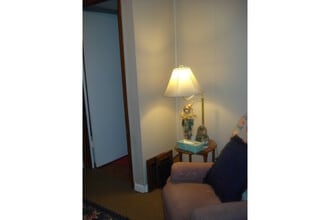 117 Wilkes St, Unit 5 in Berkeley Springs, WV - Building Photo - Building Photo