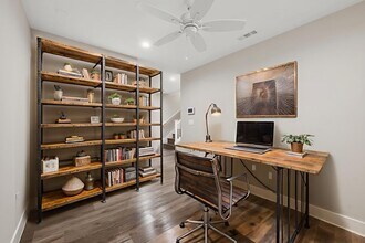 4412 Paxton Pl in Calabasas, CA - Building Photo - Building Photo