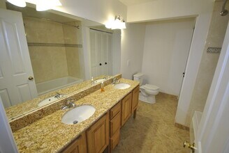 2869 E Eisenhower Pky in Ann Arbor, MI - Building Photo - Building Photo