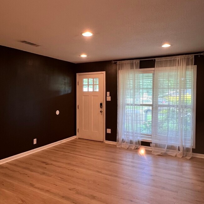 106 Whispering Pines Loop in Leesville, LA - Building Photo - Building Photo