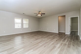 145 Cottontail Ln in Villa Rica, GA - Foto de edificio - Building Photo