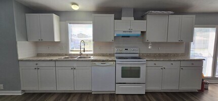 3806 Kiah Dr in Zephyrhills, FL - Building Photo - Building Photo