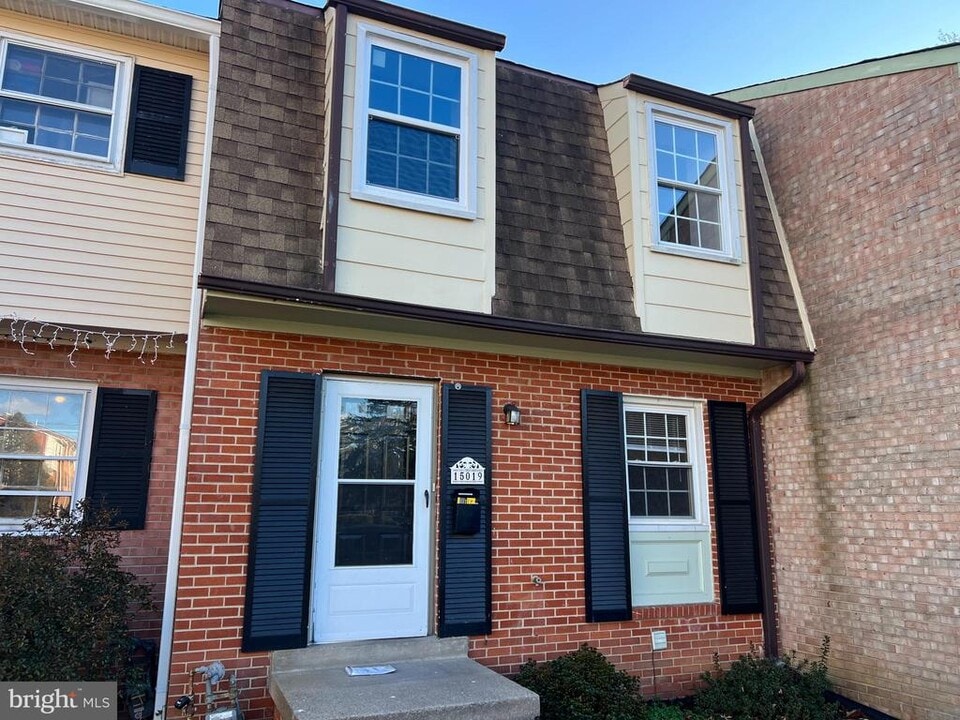 15019 Ashdale Cir in Woodbridge, VA - Building Photo